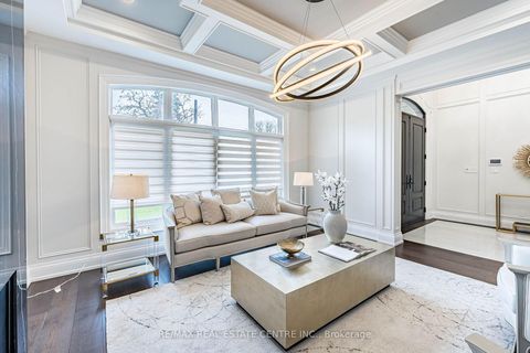 Photo 6 at 15 Montford Drive, Newtonbrook East, Toronto