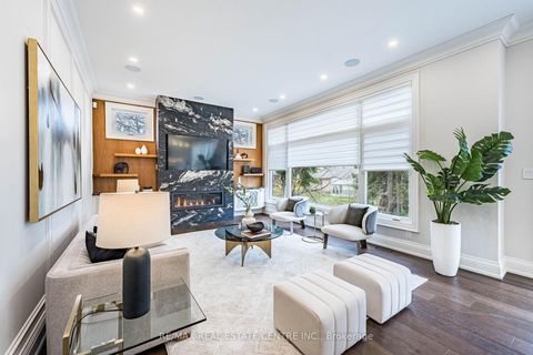 Photo 12 at 15 Montford Drive, Newtonbrook East, Toronto