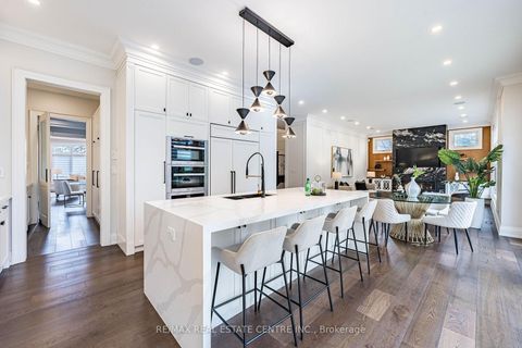 Photo 18 at 15 Montford Drive, Newtonbrook East, Toronto