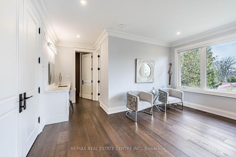 Photo 28 at 15 Montford Drive, Newtonbrook East, Toronto