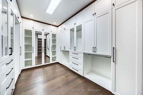 Photo 30 at 15 Montford Drive, Newtonbrook East, Toronto