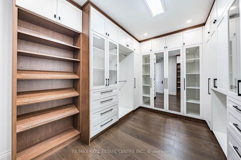 Photo 31 at 15 Montford Drive, Newtonbrook East, Toronto