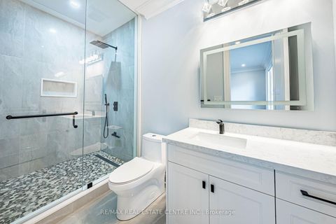 Photo 36 at 15 Montford Drive, Newtonbrook East, Toronto