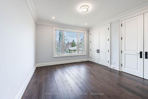 Photo 37 at 15 Montford Drive, Newtonbrook East, Toronto