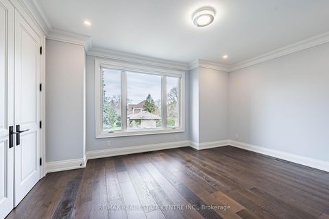 Photo 38 at 15 Montford Drive, Newtonbrook East, Toronto