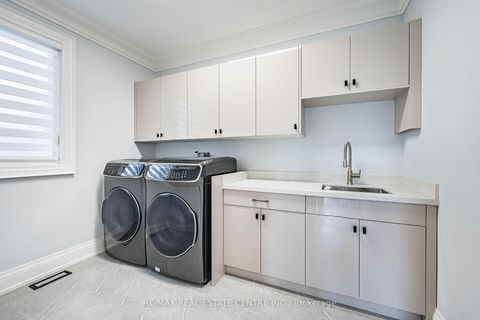 Photo 41 at 15 Montford Drive, Newtonbrook East, Toronto