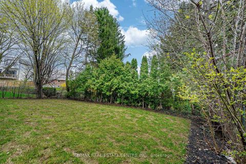 Photo 49 at 15 Montford Drive, Newtonbrook East, Toronto