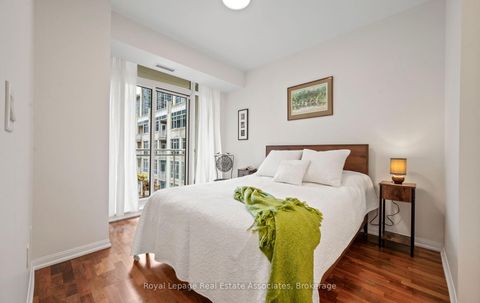 Photo 8 at 908 - 21 Grand Magazine Street, Niagara, Toronto