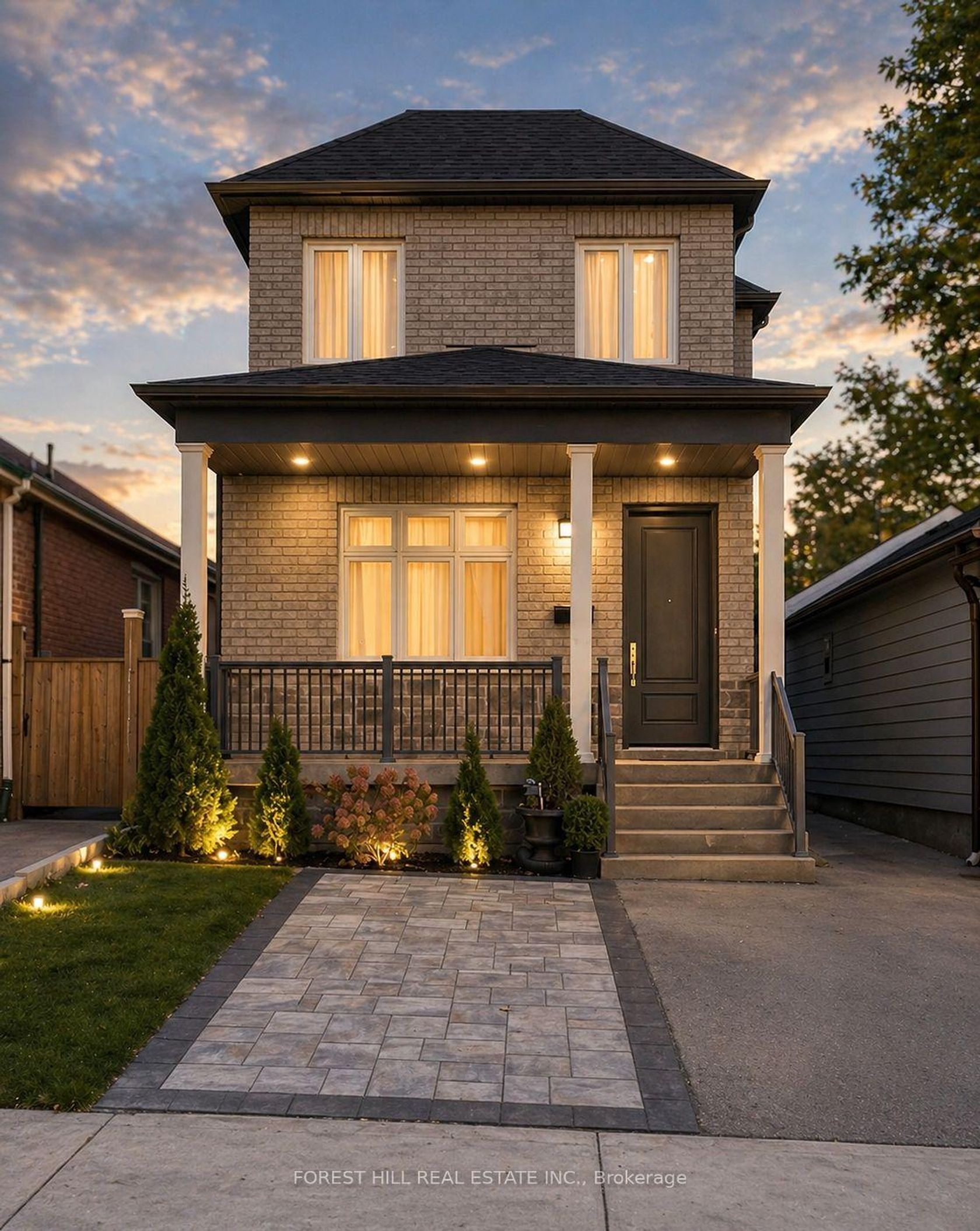 611 Northcliffe Boulevard, Oakwood Village, Toronto photo number 2