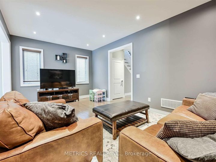 Photo 5 at 63 Lesabre Crescent, Bram East, Brampton