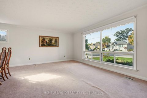 Photo 15 at 239 Epsom Downs Drive, CFB, Toronto