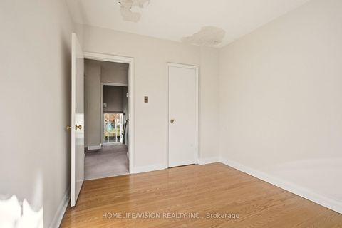 Photo 22 at 239 Epsom Downs Drive, CFB, Toronto