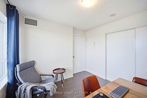 Photo 18 at 926 - 2 Eva Road E, Etobicoke West Mall, Toronto