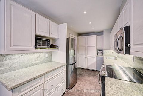 Photo 4 at 529 Davenport Road, Casa Loma, Toronto