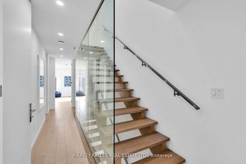 Photo 17 at 223 Wychwood Avenue, Cedarvale, Toronto