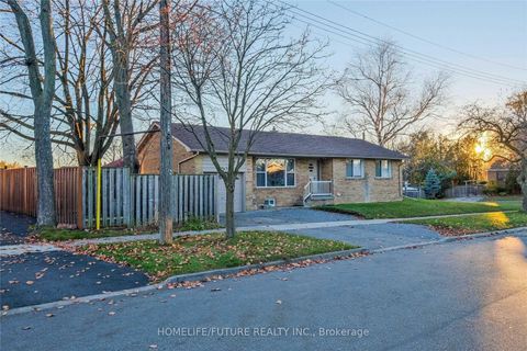 Photo 1 at 50 Benlight Crescent, Woburn, Toronto