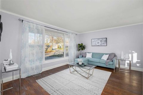 Photo 4 at 50 Benlight Crescent, Woburn, Toronto