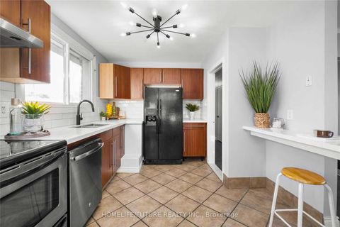 Photo 11 at 50 Benlight Crescent, Woburn, Toronto