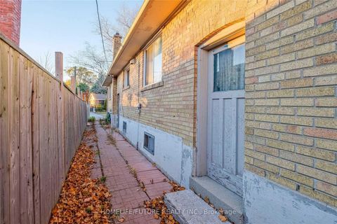Photo 32 at 50 Benlight Crescent, Woburn, Toronto