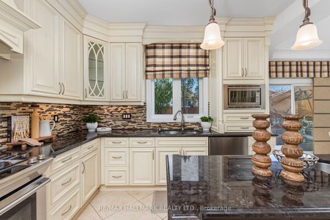 Photo 9 at 39 Fairmont Avenue, Maple, Vaughan