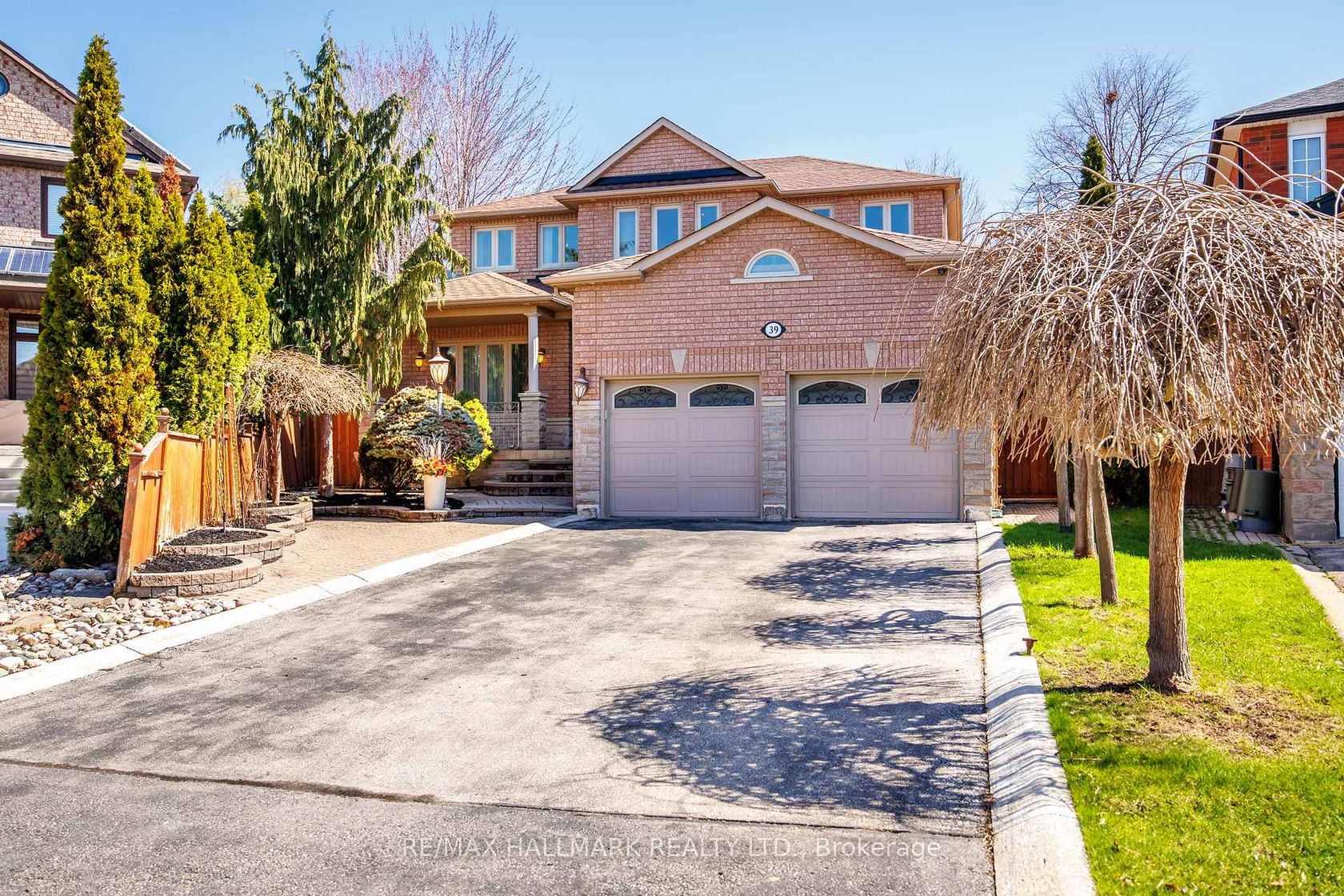 39 Fairmont Avenue, Maple, Vaughan photo number 2