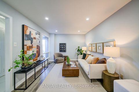 Photo 5 at 83 McClintock Crescent, Lakeview Estates, Vaughan