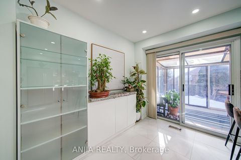 Photo 17 at 83 McClintock Crescent, Lakeview Estates, Vaughan