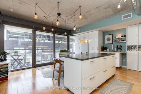 Photo 7 at 508 - 32 Trolley Crescent, Moss Park, Toronto