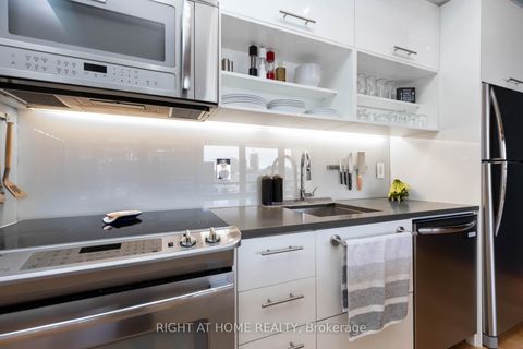 Photo 9 at 508 - 32 Trolley Crescent, Moss Park, Toronto