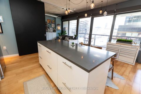 Photo 11 at 508 - 32 Trolley Crescent, Moss Park, Toronto