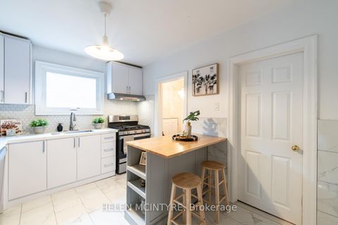 Photo 3 at 2 Birch Tree Crescent, Mount Dennis, Toronto