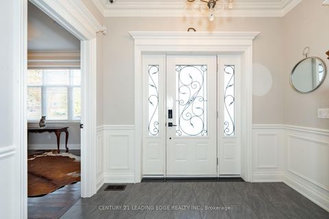 Photo 5 at 12 Gradwell Drive, Cliffcrest, Toronto