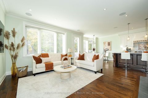 Photo 11 at 12 Gradwell Drive, Cliffcrest, Toronto