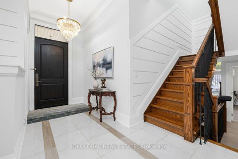 Photo 2 at 29 Alderdale Court, Don Mills, Toronto