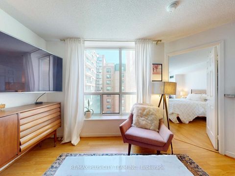 Photo 3 at 721 - 109 Front Street E, Moss Park, Toronto