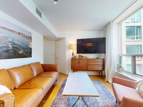 Photo 5 at 721 - 109 Front Street E, Moss Park, Toronto