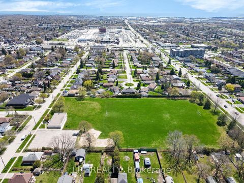 Photo 42 at 340 Fairlawn Street, McLaughlin, Oshawa