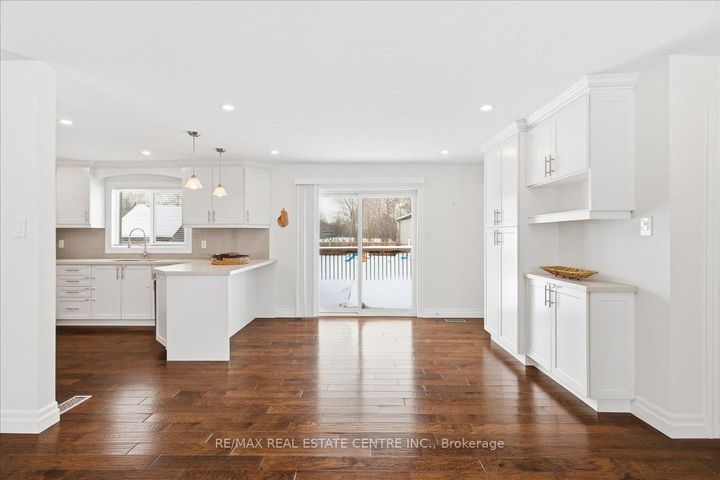 Photo 3 at 431 Second Road E, Stoney Creek, Hamilton