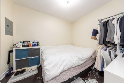 Photo 2 at 404 - 761 Bay Street, Bay Street Corridor, Toronto