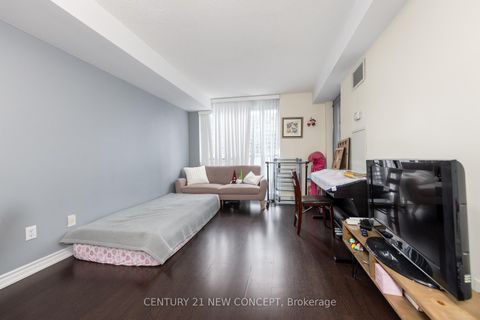 Photo 10 at 404 - 761 Bay Street, Bay Street Corridor, Toronto