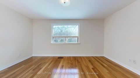 Photo 18 at 129 Crestwood Road, Yorkhill, Vaughan