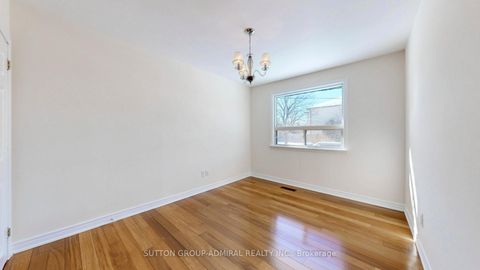 Photo 26 at 129 Crestwood Road, Yorkhill, Vaughan