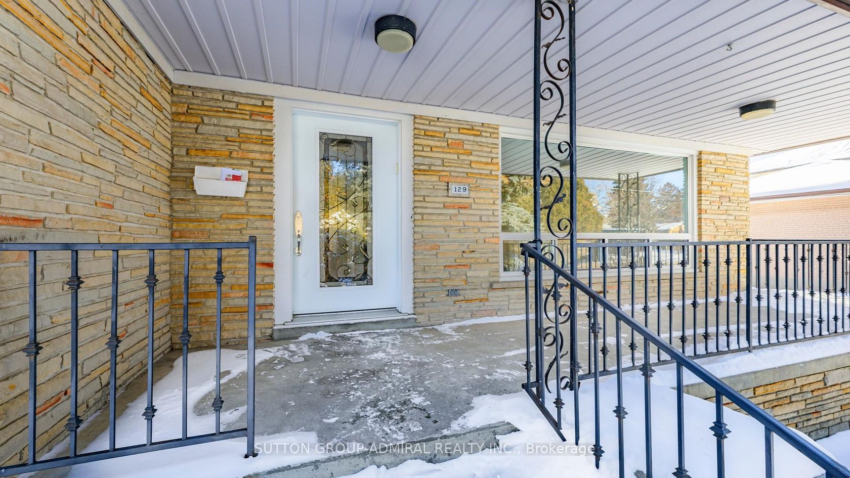129 Crestwood Road, Yorkhill, Vaughan photo number 2