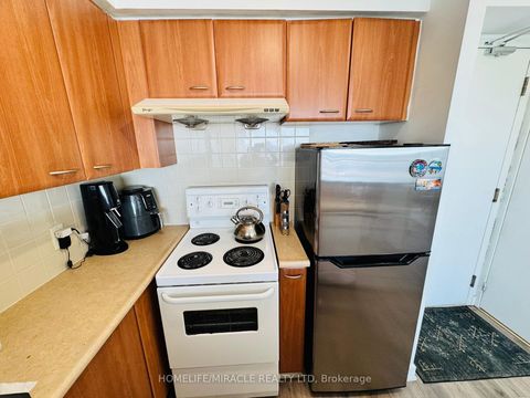 Photo 7 at 2106 - 36 Lee Centre Drive, Woburn, Toronto