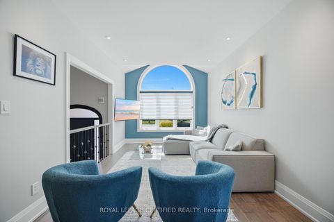 Photo 3 at 306 Avro Road, Maple, Vaughan