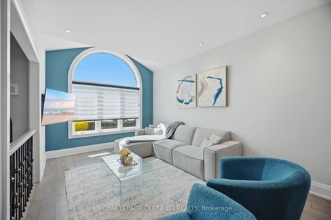 Photo 4 at 306 Avro Road, Maple, Vaughan