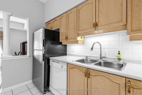 Photo 13 at 105 - 2506 Rutherford Road, Maple, Vaughan