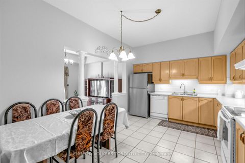 Photo 15 at 105 - 2506 Rutherford Road, Maple, Vaughan