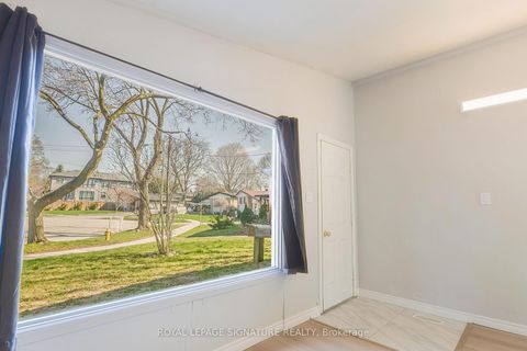Photo 1 at 14 Benadair Court, Woburn, Toronto