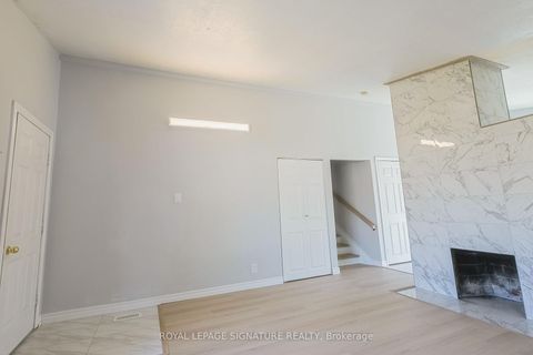 Photo 2 at 14 Benadair Court, Woburn, Toronto
